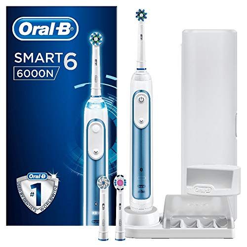 Oral-B Smart 6 6000N CrossAction Spazzolino Elettrico Ricaricabile, 1 Blu Manico Connesso, 5 Modalità tra cui Sbiancante, Denti Sensibili e Protezione Gengive, 3 Testine, Custodia da Viaggio Premium